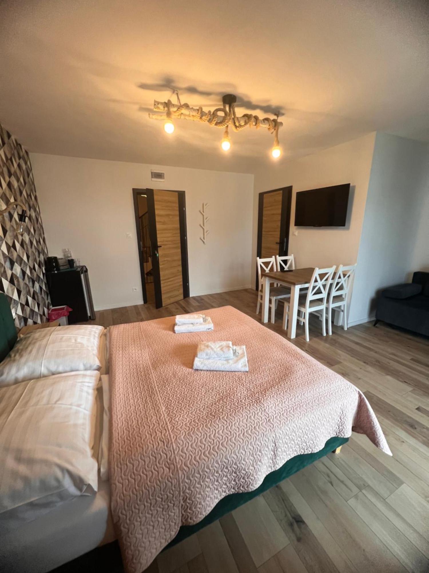 Czarny Baran Apartman Dębki Kültér fotó
